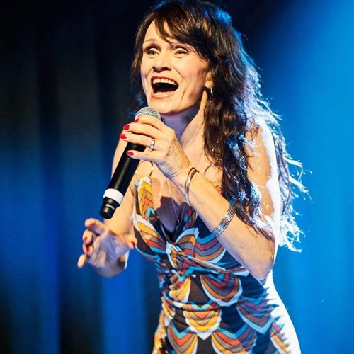 Lola Carlsson
